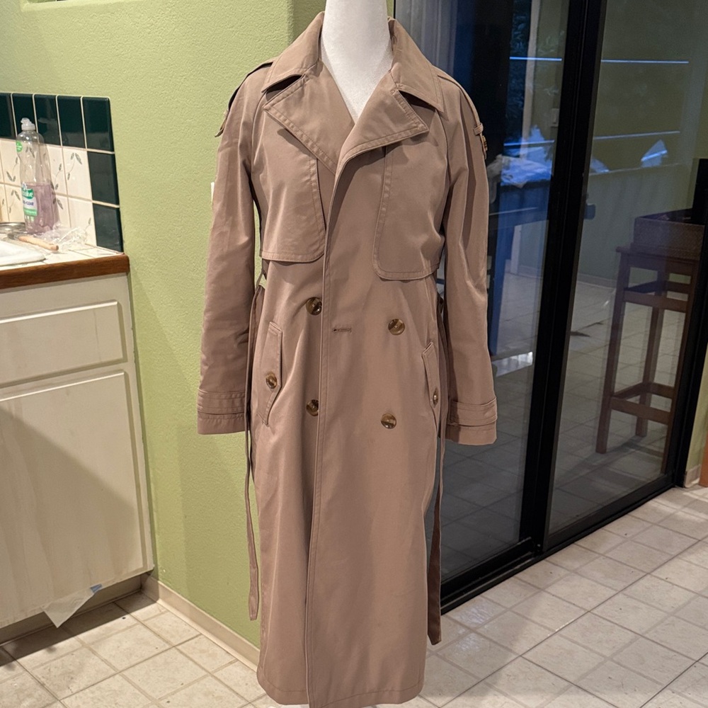 Banana Republic classic trench. XS petite.